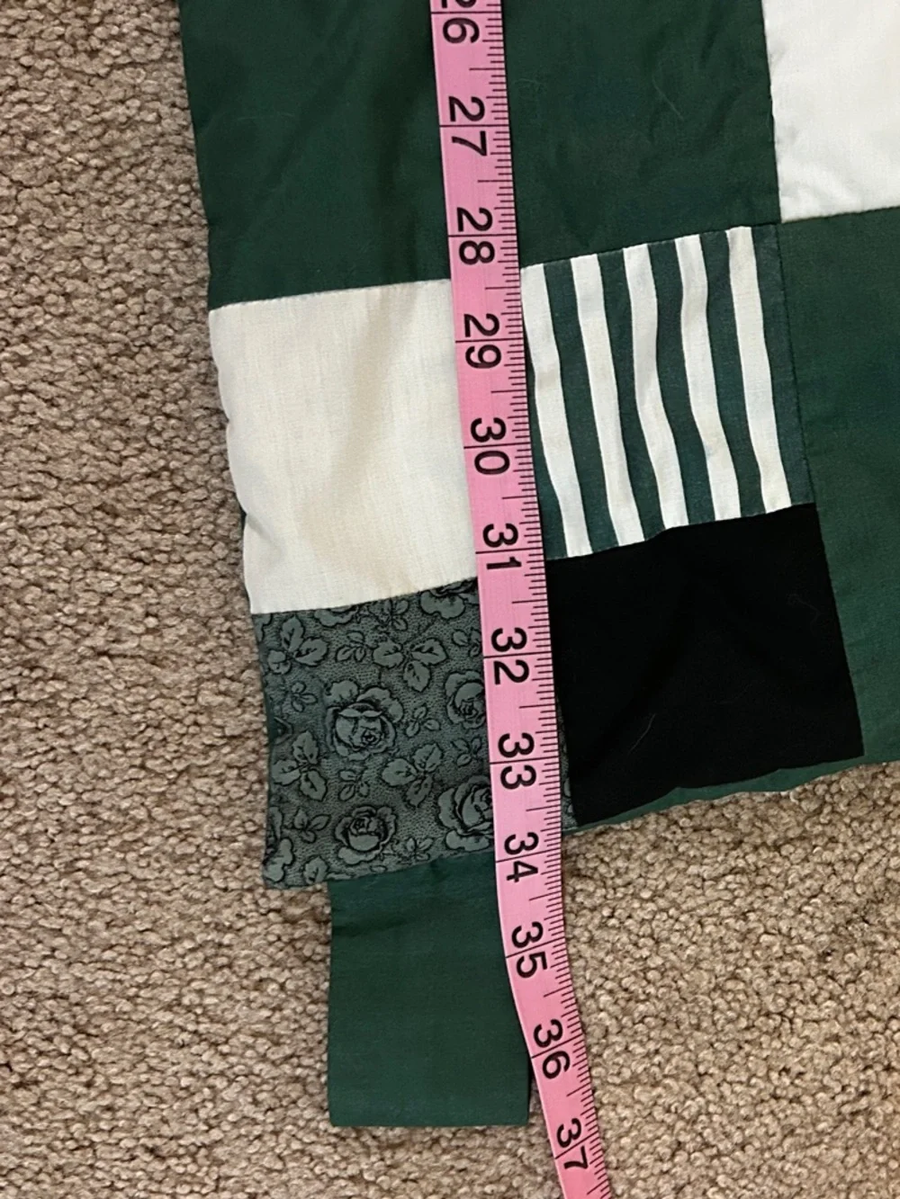 Handmade Green and White Cat Patchwork Quilted Wall Hanger 36” x 28”